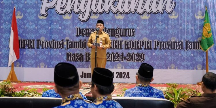 Pengukuhan DP KORPRI, Gubernur Al Haris: Kontribusi KORPRI Luar Biasa Bagi Pegawai Negeri