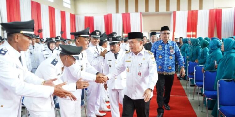 Pengukuhan Kades di Muaro Jambi, Al Haris: Gunakan Anggaran Desa Untuk Kesejahteraan Masyarakat