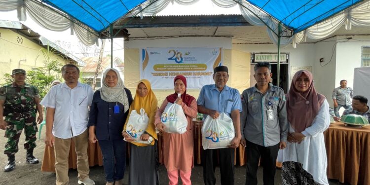 Semarak HUT PTPN Group, Regional 8 PTPN I Salurkan Ratusan Paket Sembako