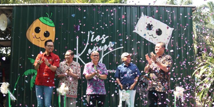 PT RPN Meresmikan Kios Kopyor Bogor yang Terletak di Kebun Percobaan Ciomas