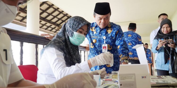 Tes Urine Bersama Pejabat Pemprov Jambi, Al Haris Tantang Kepala Daerah Juga Tes Urine