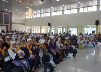 Gubernur Al Haris Harap Jemaah Haji Jadi Teladan di Tengah Masyarakat