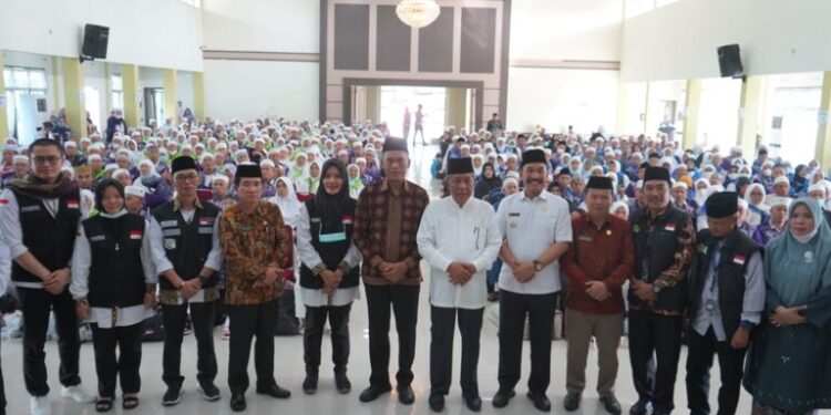 Abdullah Sani Sambut Kepulangan Jemaah Haji Jambi Kloter 24