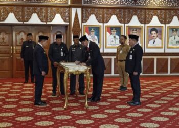 Al Haris Lantik Muzakir jadi Kadis PUPR dan Johansyah jadi Asisten II