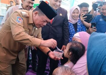 Al Haris Canangkan PIN Polio dan Launching Inovasi Stunting di Sarolangun