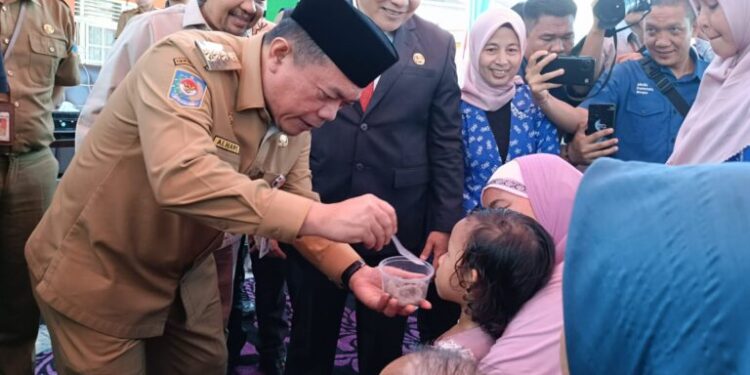 Al Haris Canangkan PIN Polio dan Launching Inovasi Stunting di Sarolangun