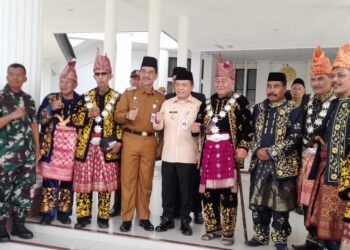 Pengukuhan Jabatan BPD dan Pemangku Adat Se-Muaro Jambi, Al Haris Harap Desa Angkat Hukum Adat