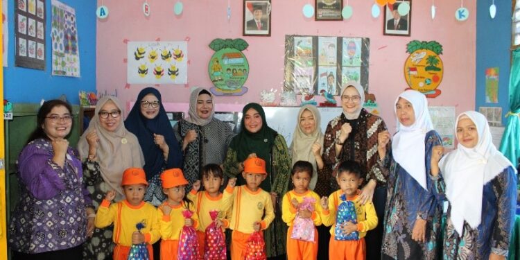 Peringati Hari Anak Nasional, IKBI Regional 7 Peduli Kesehatan dan Pendidikan Anak-anak di sekitar Kebun Sungai Lengi