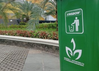 Mesjid Agung Lubuk Pakam Terima Bantuan Tong Sampah dari PTPN1 Regional 1