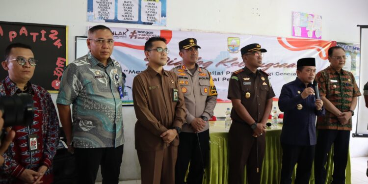 Gubernur Jambi Al Haris Ajak Siswa SMA 3 Tebo Cintai dan Bangun Karakter Bangsa