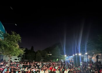 Milenial Padati Nobar Indonesia vs Australia di Posko Pemenangan Rumah Besamo Haris-Sani