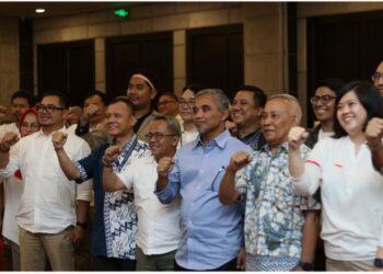 Region Head PTPN IV Regional V Paparkan  Peluang Investasi Industri Kelapa Sawit Kalimantan Barat dalam  Rapat Kerja Bank Mandiri Area Pontianak 2024