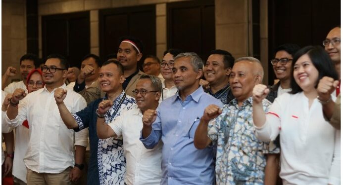 Region Head PTPN IV Regional V Paparkan  Peluang Investasi Industri Kelapa Sawit Kalimantan Barat dalam  Rapat Kerja Bank Mandiri Area Pontianak 2024