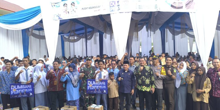 1.061 Siswa Bungo dan Tebo Terima Bantuan Dumisake Pendidikan Gubernur Al Haris