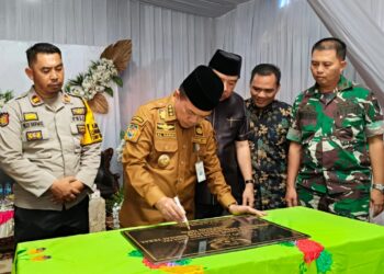Al Haris Gubernur Jambi Resmikan Desa Persiapan Sungai Tebal