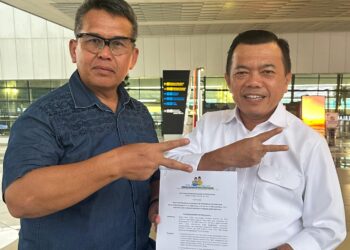 Resmi, Al Haris Serahkan SK Tim Pilgub Jambi Disaksikan Jenderal Dudung
