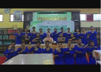 PTPN IV Regional VI KSO Serahkan Apron Las Kepada Sekolah Menengah Kejuruan Negeri di Langsa dan Aceh Timur