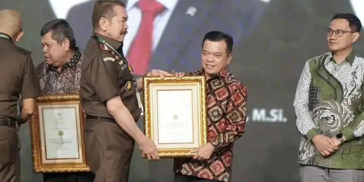 Al Haris Pernah Terima Penghargaan R Soeprapto Award Tahun 2024 dari Kejagung