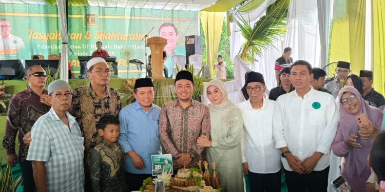 Al Haris dan Fadhil-Bachtiar Kompak Hadiri Tasyakuran Ketua DPRD Batanghari 