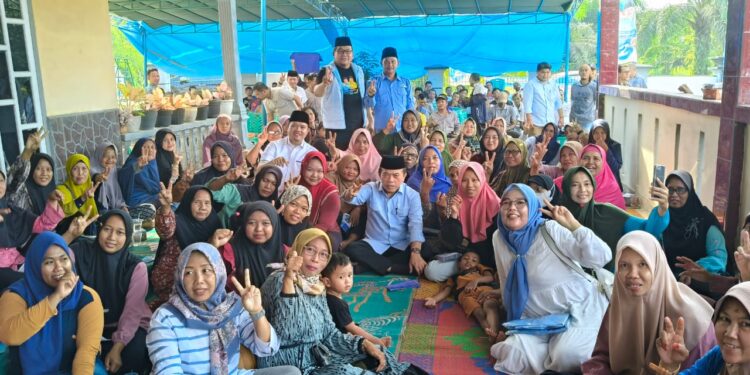 Al Haris Didampingi Firdaus Fattah Silaturahmi Bersama Warga Bajubang 