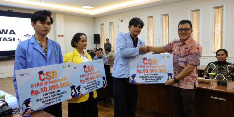 PTPN IV Regional III Guyur Beasiswa Ratusan Juta Rupiah kepada Mahasiswa Berprestasi Riau