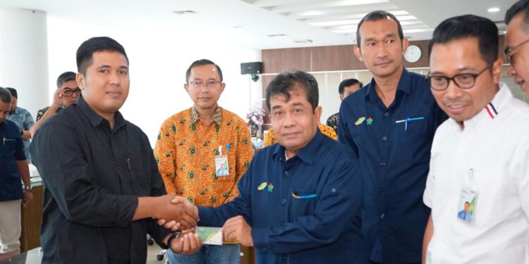 PTPN IV Regional 4 Daftarkan dan Bayarkan BPJS 78 Orang Tua Anak Stunting