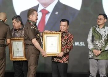 Al Haris Pernah Terima Penghargaan R Soeprapto Award dari Kejagung RI