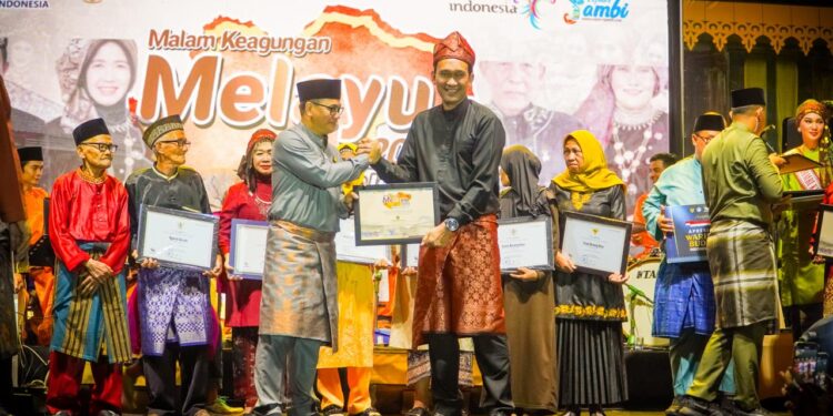 PTPN IV Regional 4 Raih Award Kebudayaan Jambi