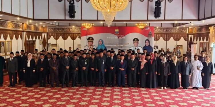 Gubernur Al Haris Lantik Puluhan Kepala SMA, SMK dan SLB. Berikut Nama-namanya