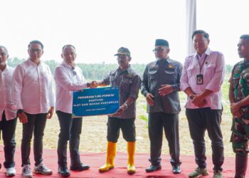 Berikan Bantuan TJSL, PTPN IV Dorong Kesejahteraan Petani
