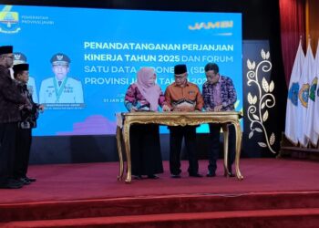 Disaksikan Al Haris: Kepala OPD Pemprov Jambi Tandatangani Perjanjian Kinerja 2025