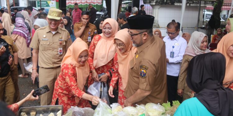 Bazar Ramadhan DWP Provinsi Jambi Bantu Masyarakat Penuhi Kebutuhan Pokok