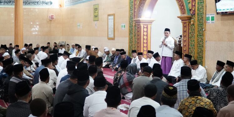 Gubernur Al Haris Safari Ramadhan di Masjid Jamik Kumum Sungai Penuh