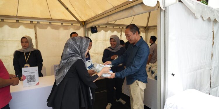 Gerakan Pangan Murah PalmCo 160 Ton Migor dan Gula Ludes Diserap Masyarakat