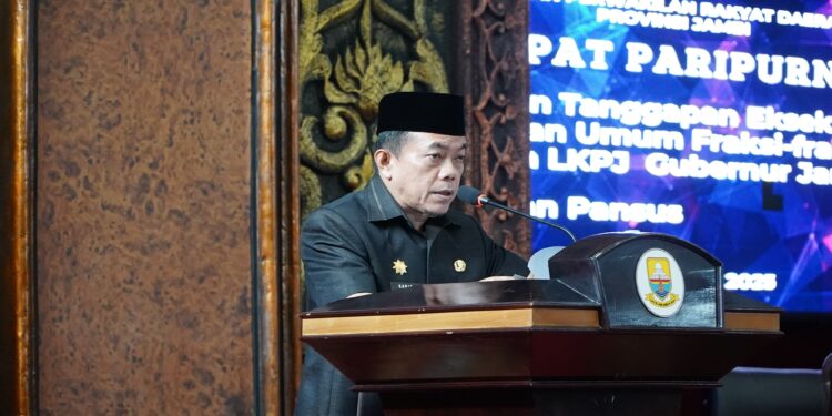 Gubernur Al Haris Jawab dan Jelaskan Pandangan Umum Fraksi DPRD