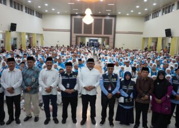 Lepas JCH Kloter 18 Asal Kerinci dan Merangin, Pesan Sekda Sudirman: Kondisikan Diri Tingkatkan Kesabaran