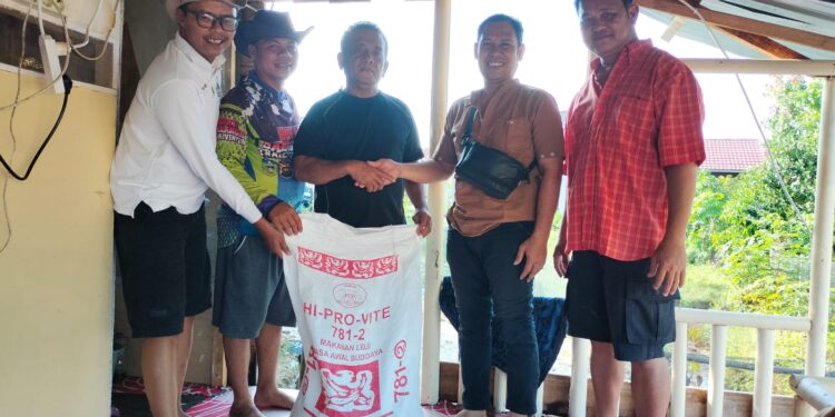 PTPN Regional 4 Bantu Petani Pakan Ikan