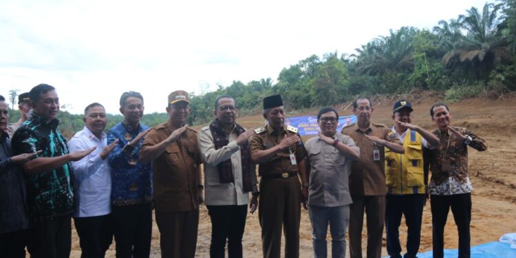 Wagub Sani Dampingi Wakil KSP M. Qodari Tinjau Kesiapan Sekolah Rakyat di Muaro Jambi
