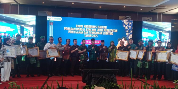 PTPN IV Regional 4 Raih Penghargaan Orang Tua Asuh Stunting dari BKKBN