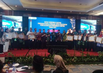 PTPN IV Regional 4 Raih Award Orang Tua Asuh Stunting BKKBN