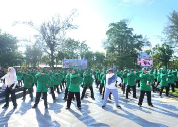 Senam Sehat HUT TNI ke-80 di Langsa, PT CMN Anak Usaha Holding Perkebunan Nusantara Hadirkan Edukasi Kesehatan