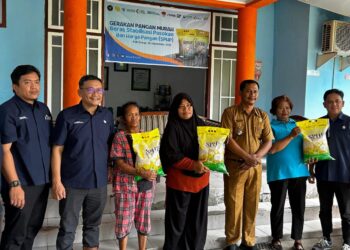 Warga Desa Markanding Sambut Penjualan Beras Murah PTPN IV Regional 4