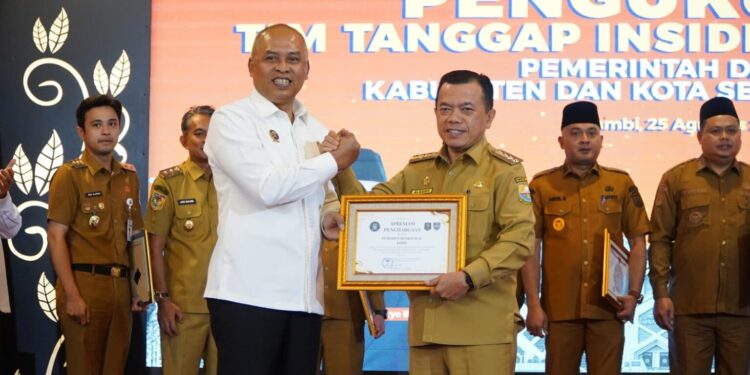 Gubernur Jambi Al Haris Terima Penghargaan dari BSSN: Daerah ke-6 Lengkapi Tim Tanggap Insiden Siber
