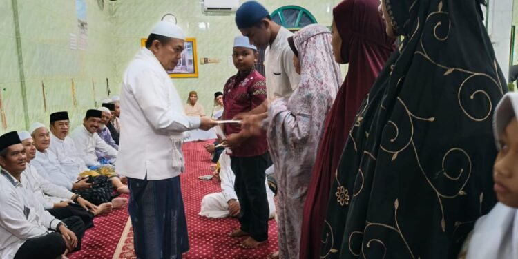 Gubernur Al Haris Safari Subuh di Masjid Darussa’adah Pondok Meja Muaro Jambi