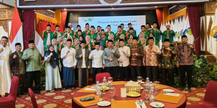 Gubernur Al Haris Lepas Kafilah Provinsi Jambi Mengikuti MQK Internasional ke-1