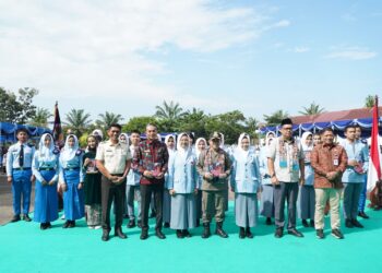 Gubernur Al Haris Kukuhkan 278 Siswa Baru Angkatan XXXII SMAN Titian Teras H. Abdurrahman Sayoeti