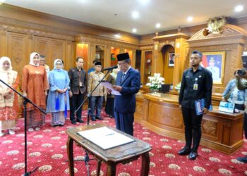 Wagub Sani Lantik Empat Pejabat Eselon II