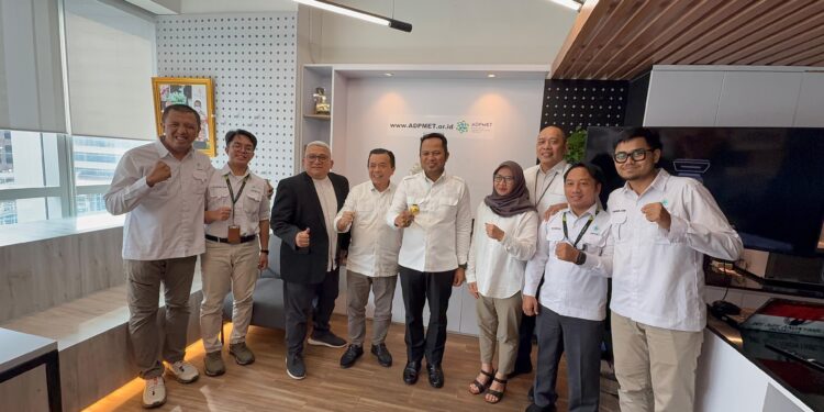 Gubernur Al Haris Bersama Jajaran Pengurus ADPMET Diskusi dan Bahas Berbagai Persoalan