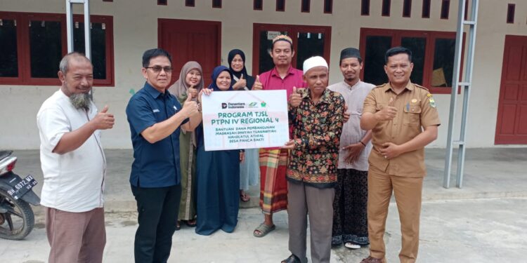 PTPN IV Regional 4 Bangun Ruang Kelas untuk Madrasah di Muaro Jambi