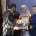 Gubernur Al Haris Terima Penghargaan “Pemerintah Daerah Terbaik” dari Kementerian Kebudayaan